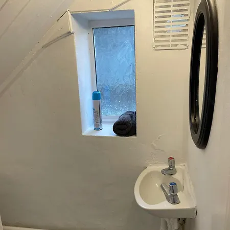 Comfort Triple Near Airport - 3 *