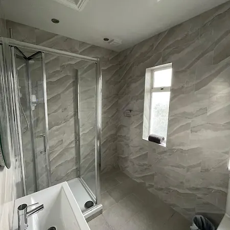 Ubytování v soukromí Comfort Triple Near Airport - 3 Dublin