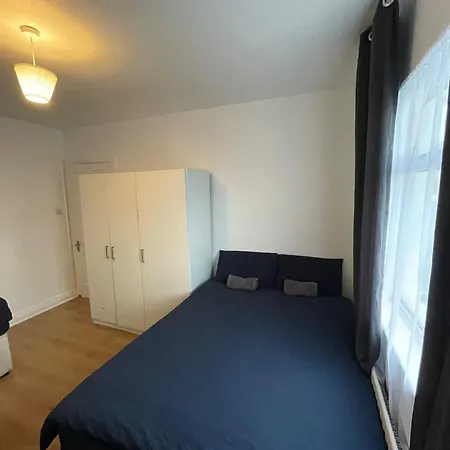 Comfort Triple Near Airport - 3 Dublin