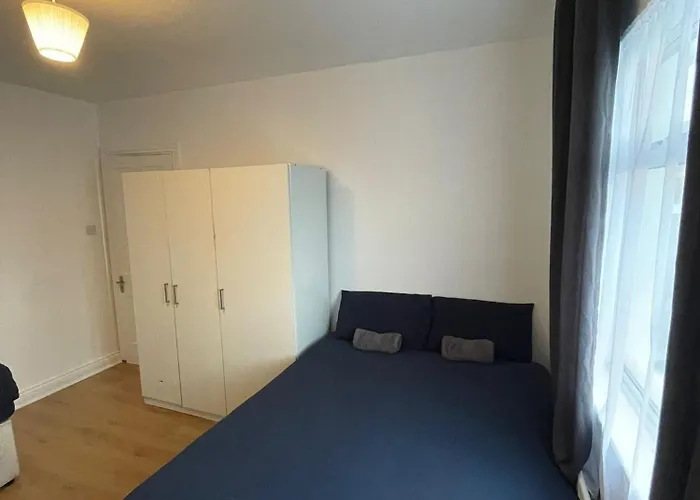 Comfort Triple Near Airport - 3 Dublin